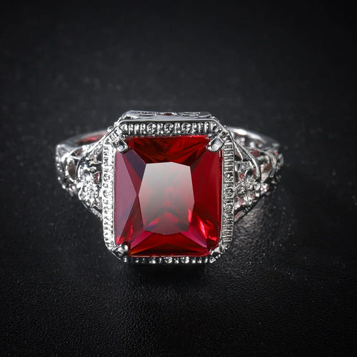 Anel de casamento feminino com flor gravada oca