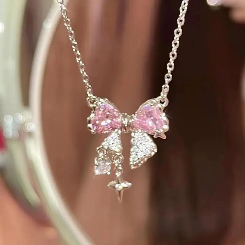 Colar com pingente de cruz de zircão rosa com novo design
